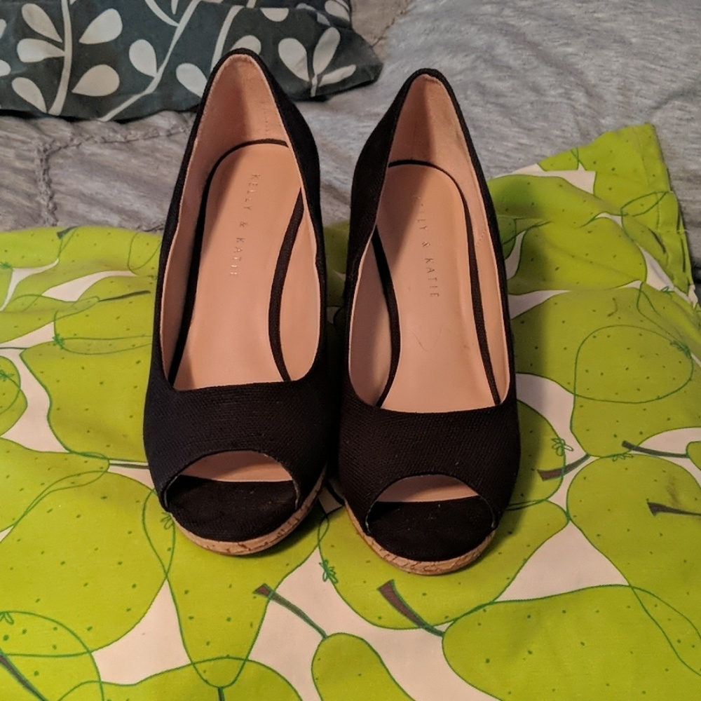 Cork wedge shoe